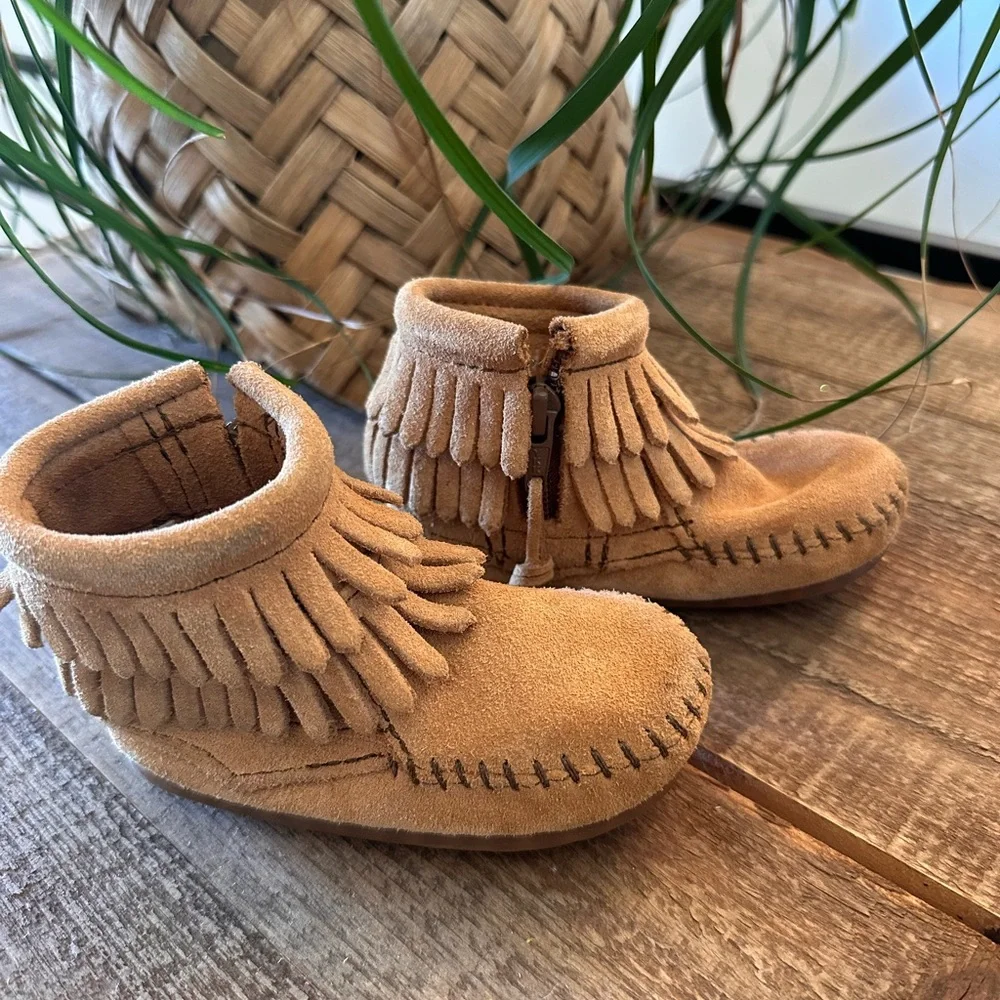 Minnetonka Fringed Tan Kids Moccasins